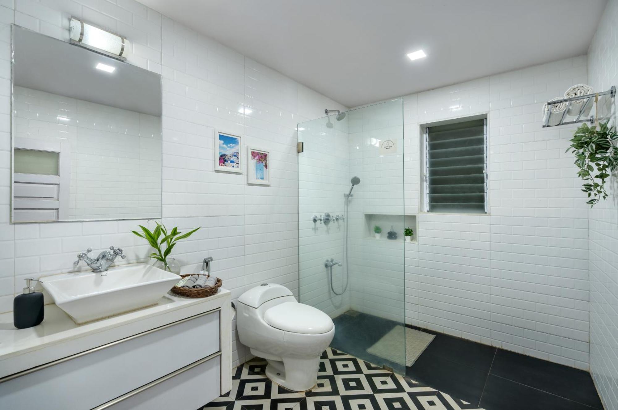 Stay Leisurely Peace Lily Cottage Jacuzzi 2Bhk, 카르자트 외부 사진
